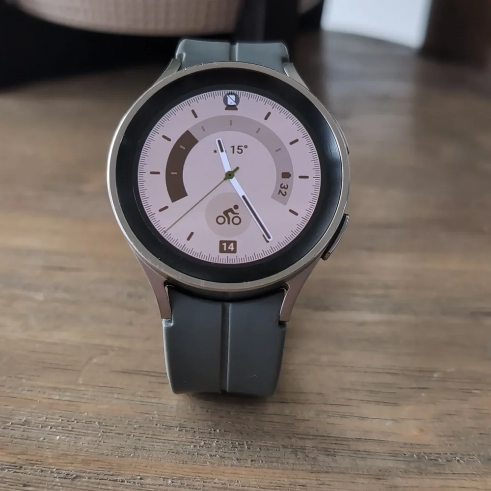 Samsung Galaxy Watch 5 Pro Gray Titanium Premium Fitness Style